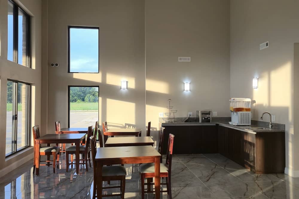 Red Lion Inn & Suites Adairsville