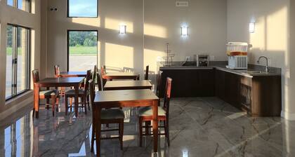 Red Lion Inn & Suites Adairsville