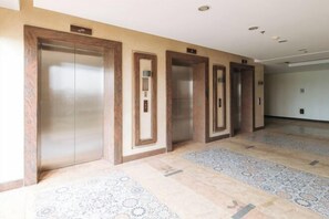 Interior - RedDoorz Plus @ Cuarto Verde Staycation (Las Pinas)