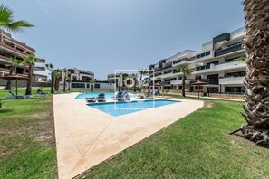 Pool - Amanecer Signature Penthouse - high-end rooftop terrace - by OYOOSTAYS (Orihuela)