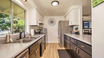 Family House, Kitchen, Garden View | Private kitchen | Full-sized fridge, microwave, oven, stovetop