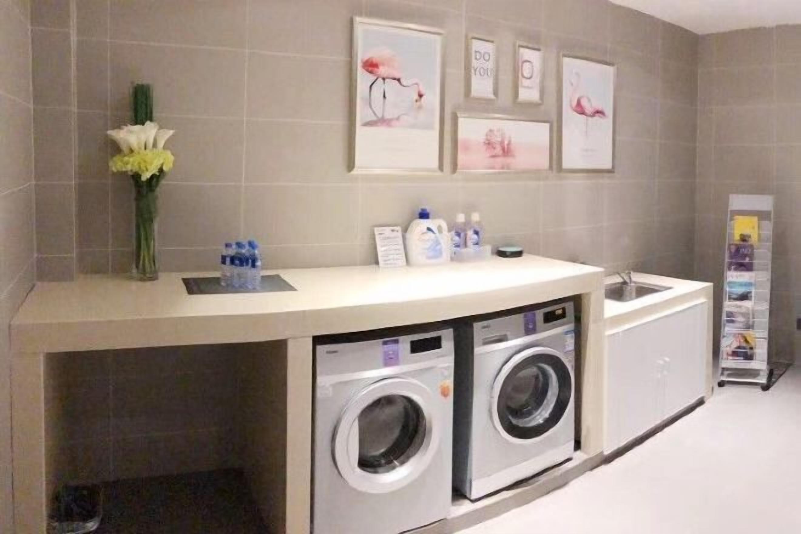 المنشأة من الداخل