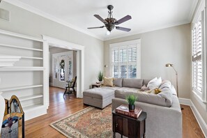 Smart TV, books - The Clary House Home of the Texas A&M Aggies (Bryan)