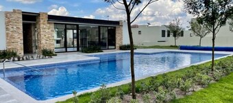 Residencia en Querétaro, con Hacienda Restaurada. Diviértete con Toda la Familia