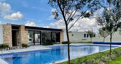 Residencia en Querétaro, con Hacienda Restaurada. Diviértete con Toda la Familia