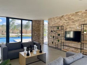 Smart TV, video games, table football - Residencia en Querétaro, con Hacienda Restaurada. Diviértete con Toda la Familia (Santiago de Querétaro)