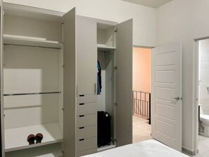 3 Schlafzimmer, Schreibtisch, kostenloses WLAN, Bettwäsche