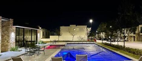 Piscine extérieure, piscine chauffée