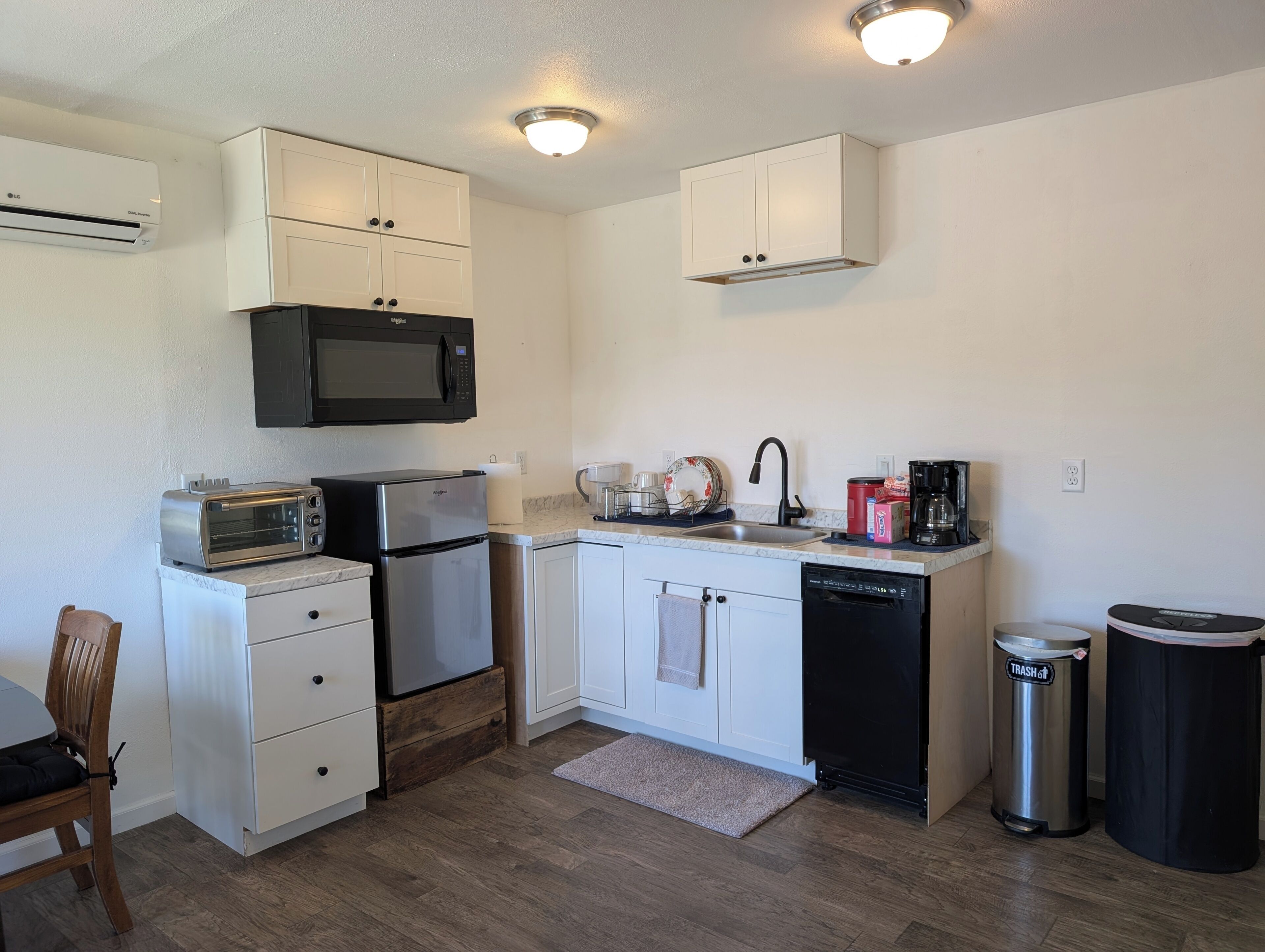 Fridge, microwave, oven, dishwasher