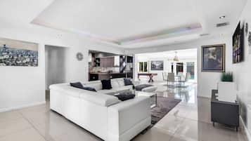 TV, videogiochi, studio