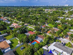 Exterior - Spacious 3BR Home with Oversized Pool & Backyard (Miami Shores)