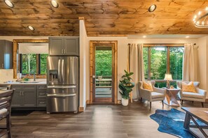 Interior - Mountain Cabin Oasis: hot tub&fire pit (Newland)