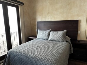 2 chambres, fer et planche Ă repasser, Wi-Fi, draps fournis