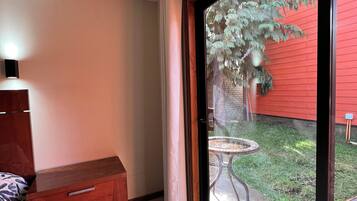 Soundproofing, free WiFi