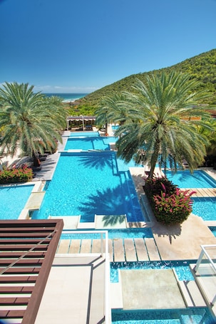 17 piscinas al aire libre