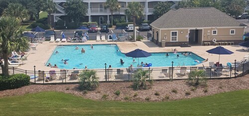 New on Market.Wonderful 2 bedroom 2 bath  Condo in Barefoot landing 