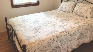 4 bedrooms, iron/ironing board, travel crib, WiFi