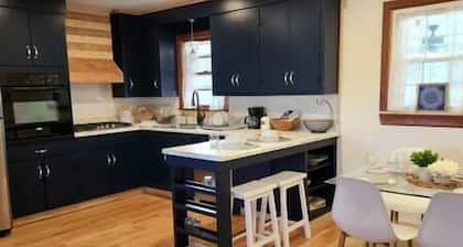 Cozy 4 Bedroom Cottage on Historic 120 acre Farm