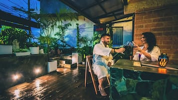 32-inch flat-screen TV with cable channels