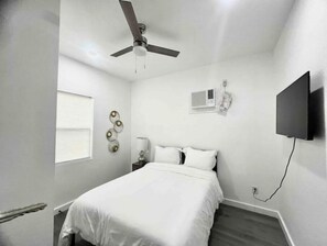 2 bedrooms, WiFi, bed sheets - New 2 bedrooms Casita downtown (San Antonio)