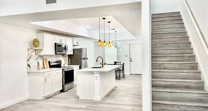 Brand new home 6 min downtown