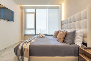 2 habitaciones, escritorio, tabla de planchar con plancha y wifi 