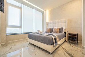 2 Schlafzimmer, Schreibtisch, Bügeleisen/Bügelbrett, WLAN