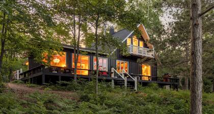Charming 3-bedroom Cabin on Lake O'Brien with Pontoon Boat