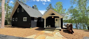 Charming 3-bedroom Cabin on Lake O'Brien with Pontoon Boat