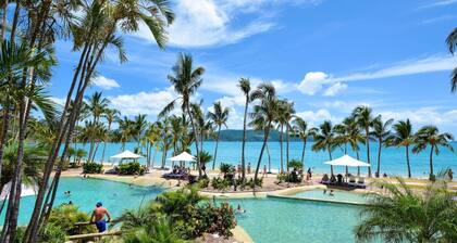 Hibiscus 207 & Free Buggy - Hamilton Island