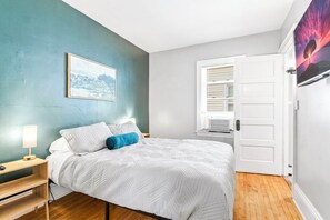 2 bedrooms, desk, iron/ironing board, free WiFi