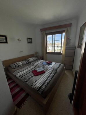 2 bedrooms, in-room safe, iron/ironing board, travel cot