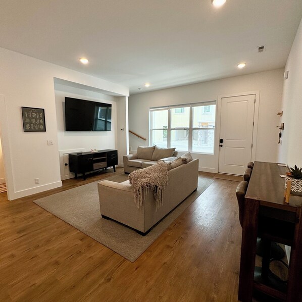 Living area - Charming 2-bedroom townhome in Chattanooga
(Chattanooga)