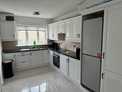 4-bedroom house in charming Lucan with WiFi