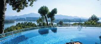 Riverside Garden Holiday Hotel
