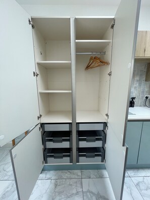 Interior - Sunny pet friendly studio with great transport links to Bristol and Bath.  (Brislington)