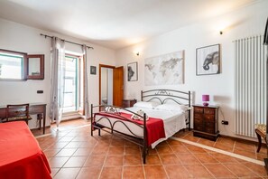 2 bedrooms, iron/ironing board, WiFi, bed sheets - Ostuni's Corner by Rentbeat (Ostuni)