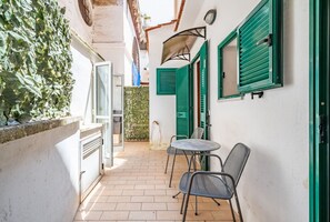 Outdoor dining - Ostuni's Corner by Rentbeat (Ostuni)