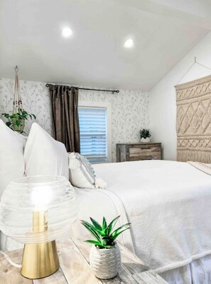 2 habitaciones, tabla de planchar con plancha, wifi y ropa de cama 
