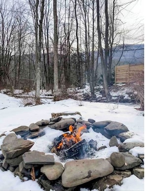 Property grounds - Renovated Catskills Stream-side Home Hike & Relax (Phoenicia)