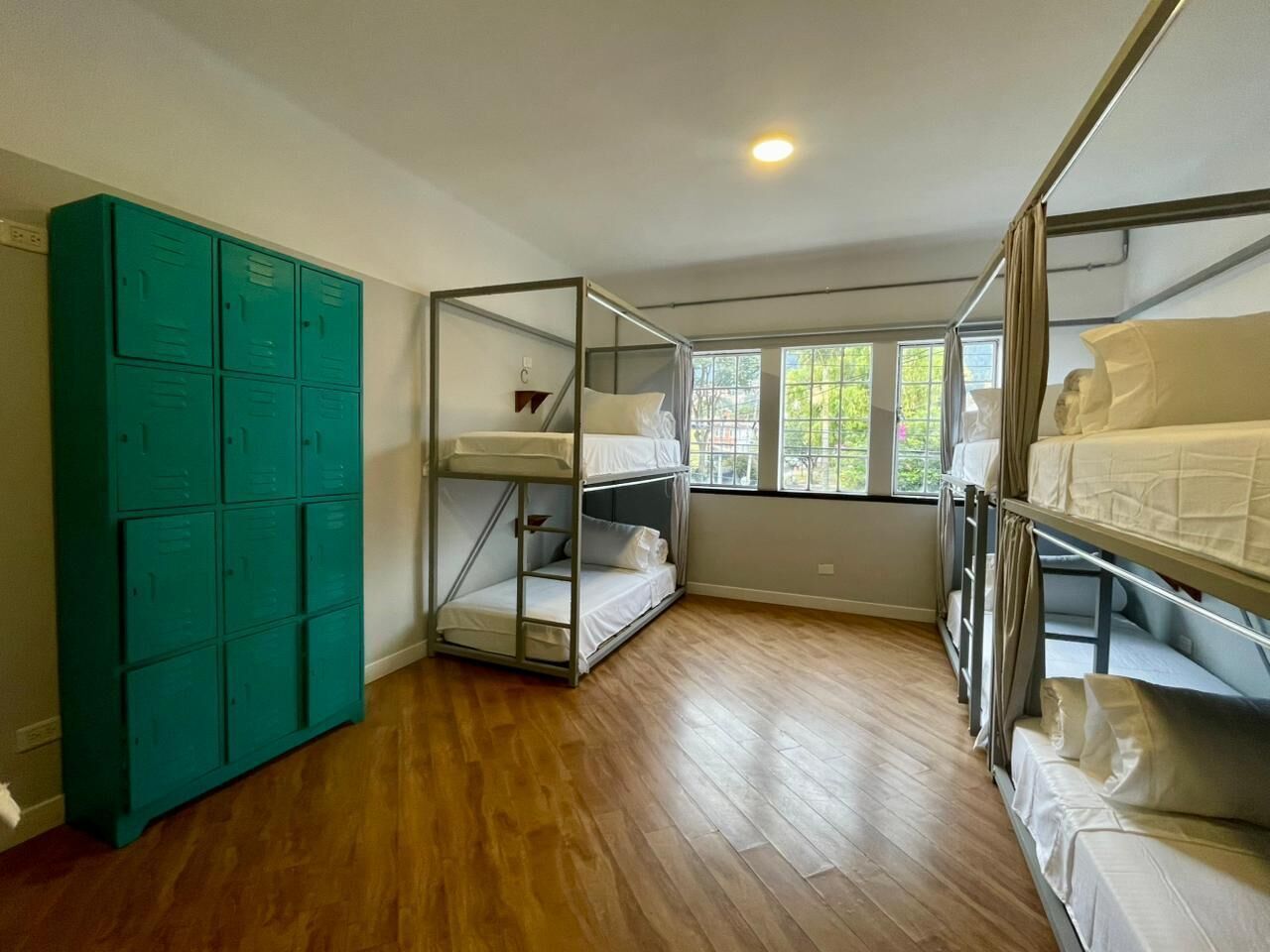 Shared Dormitory, Mountain View | Free WiFi, bed sheets