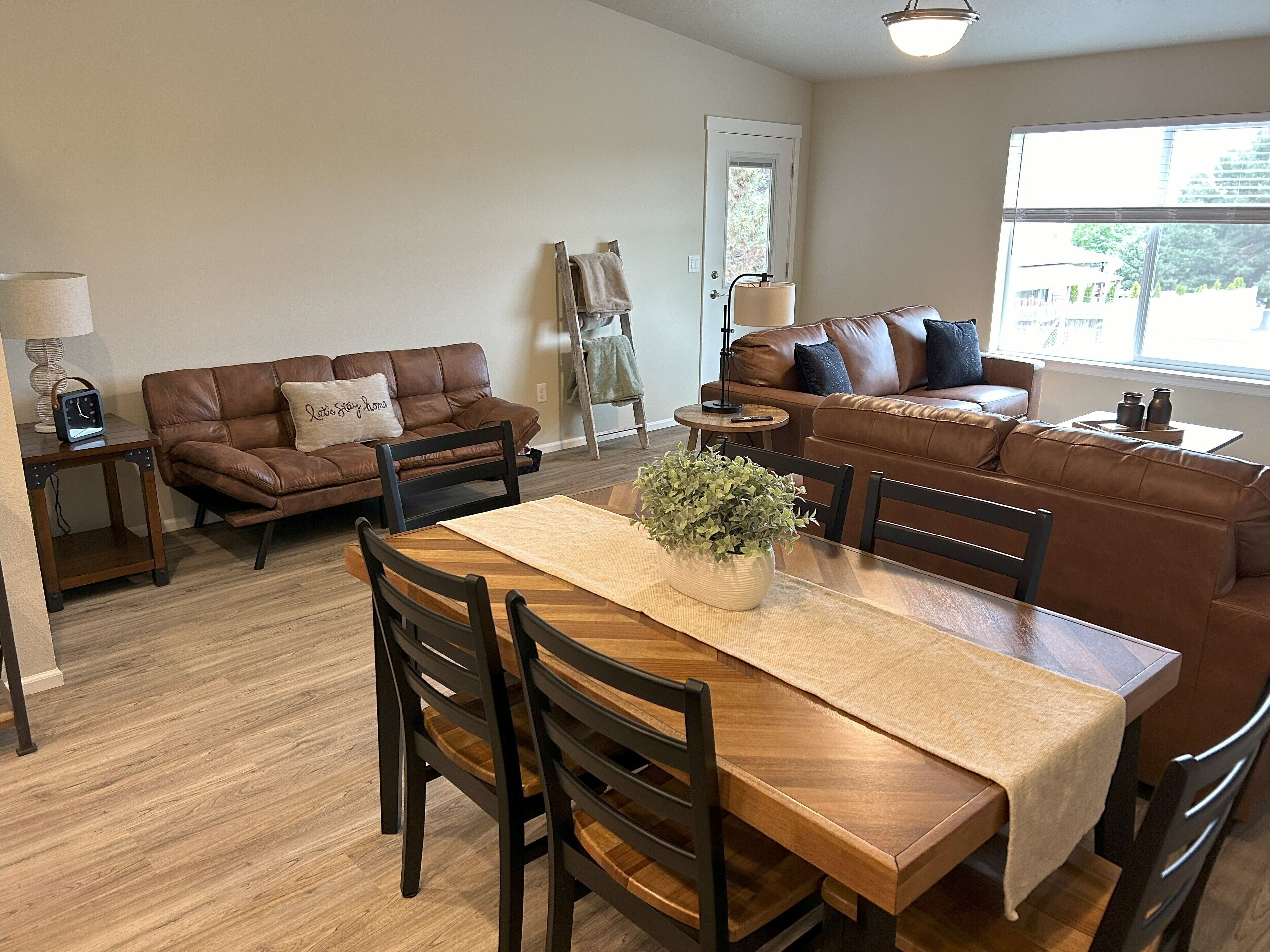 المنشأة من الداخل