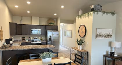 Brand New Luxury Townhouse Getaway in Lewiston, Idaho!