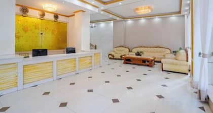 Jinsheng Business Hotel (Nanhu Park, Mengzi Xintiandi Pedestrian Street)