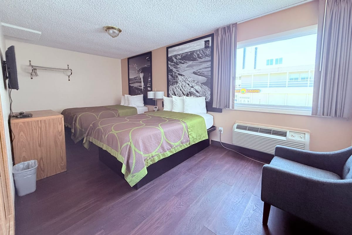 3 Bedroom Suite Non-Smoking | 2 bedrooms, desk, iron/ironing board, free WiFi