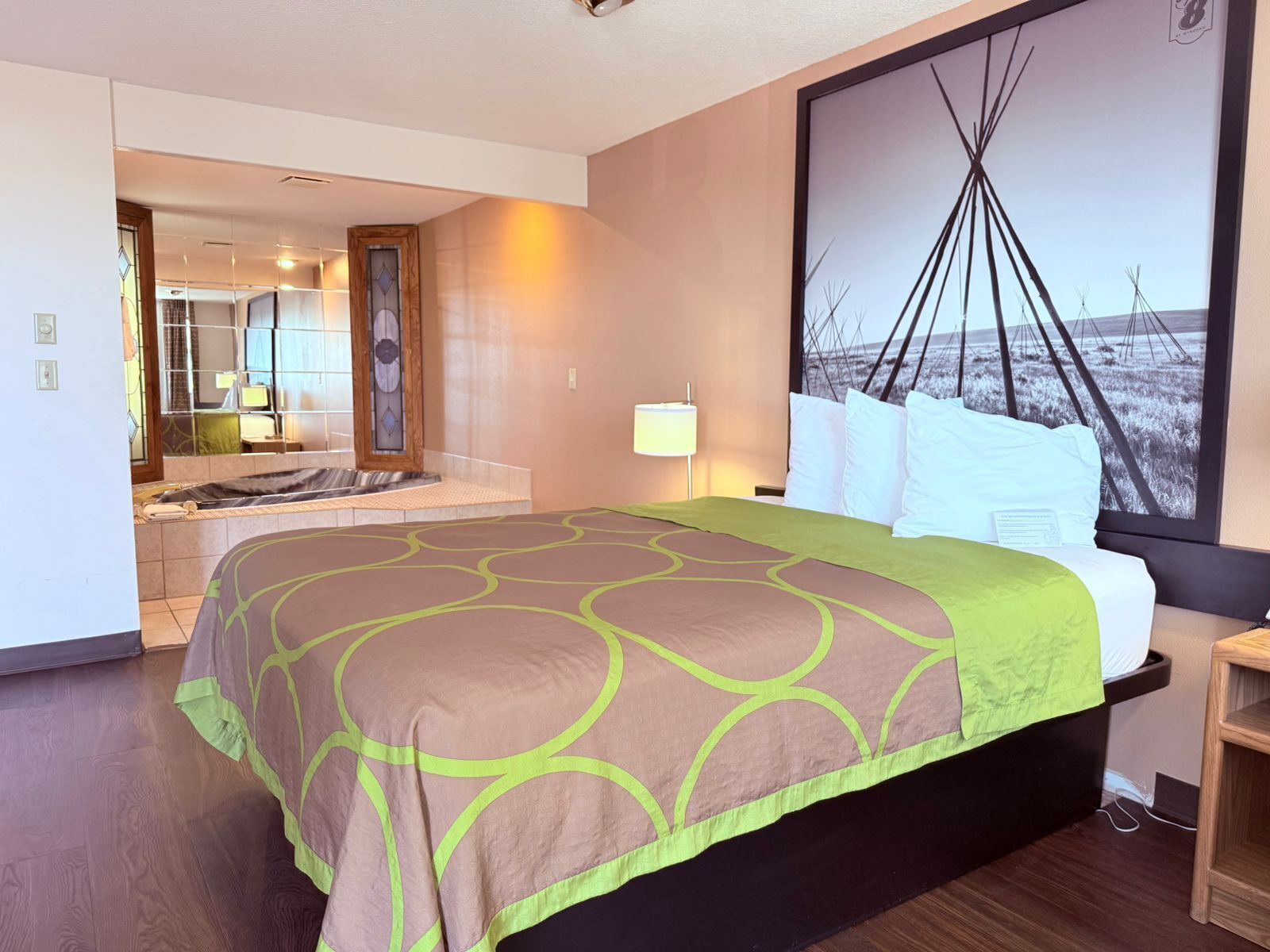 Skrivebord, arbejdsområde til bærbare computere, strygejern/strygebræt