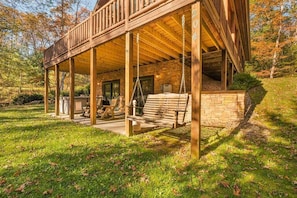 Terrace/patio - Luxury Log Cabin | Hot Tub + Pool Table Near Wisp (Mchenry)