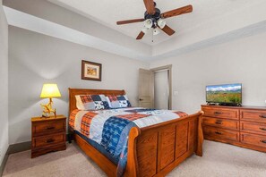 5 bedrooms, desk, iron/ironing board, free WiFi