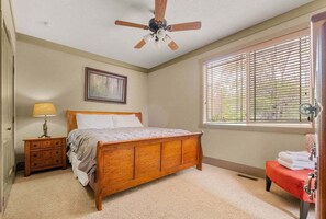 5 habitaciones, escritorio, tabla de planchar con plancha y wifi gratis 