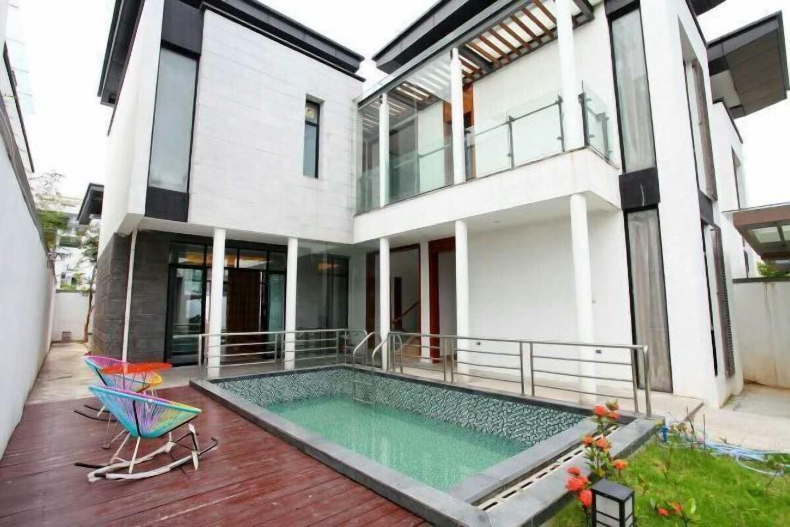 حمام سباحة خارجي